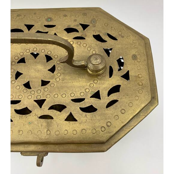 Vintage Pierced Brass Octagon Cricket Box Decor Storage - Picture 13 of 14